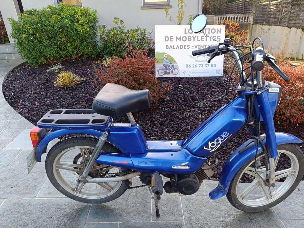 Peugeot 103 Vogue, Isabelle, Louer une mobylette en Baie du Mont Saint-Michel, en Forêt de Brocéliande et au Pays de la Roche aux Fées