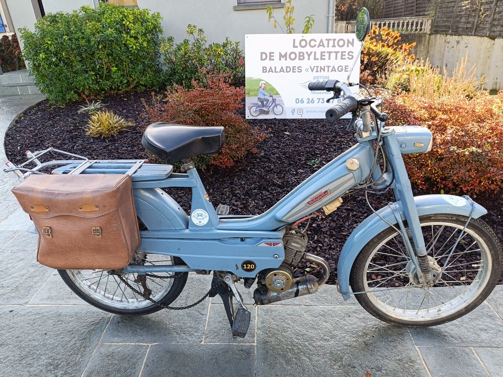 Motobécane N40T, Vanina, Loacation de mobs en Baie du Mont Saint-Michel, en Forêt de Brocéliande et au Pays de la Roche aux Fées
